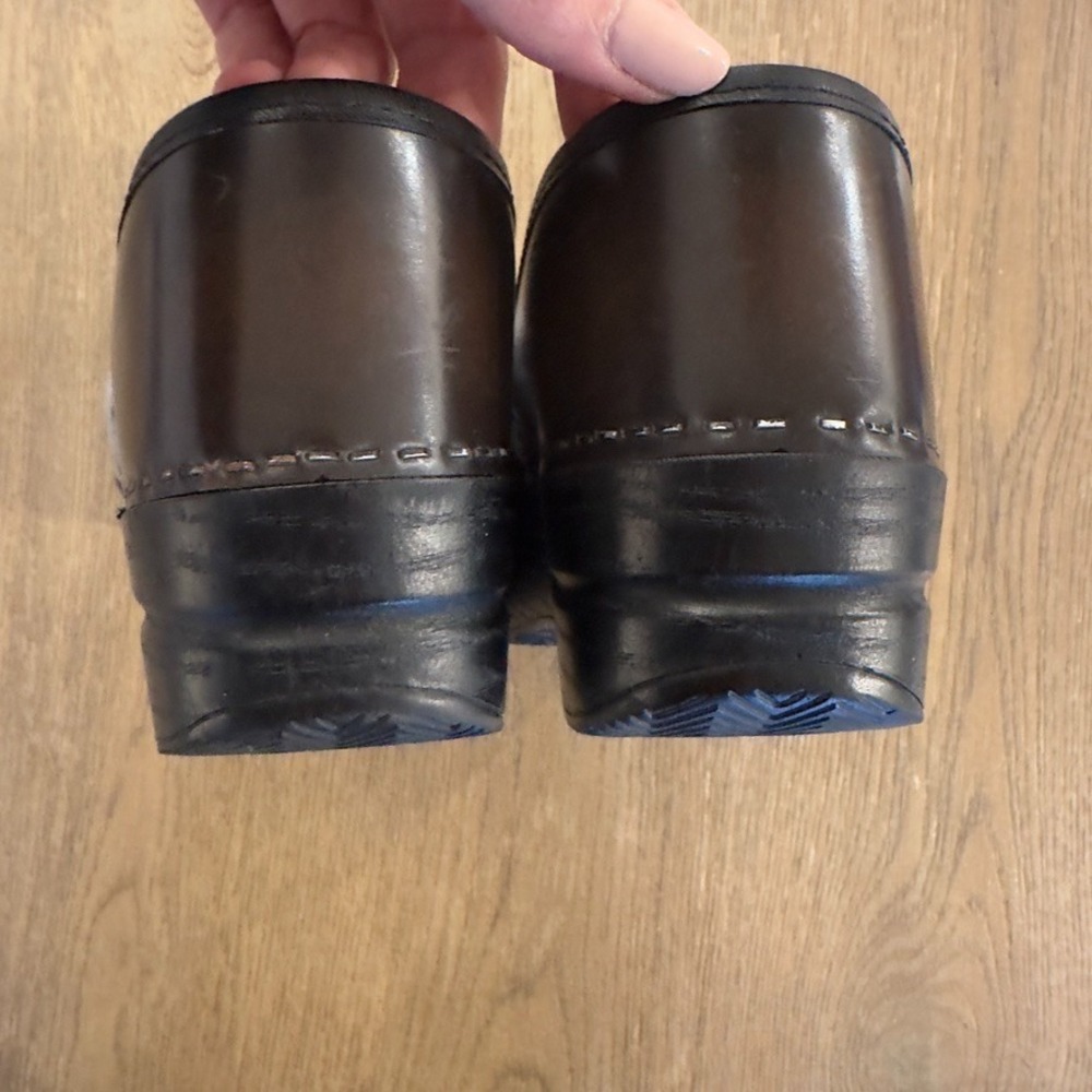 Dansko Professional Brown Leather Clogs-Comfort Women's Size Narrow 39-US 8.5-9 - Picture 6 of 9